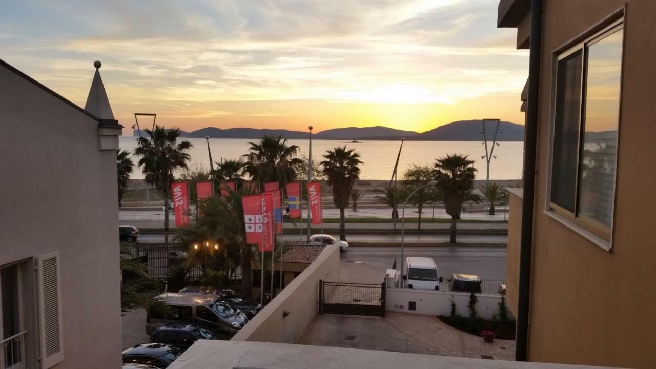 Appartamento In Centro Fronte Spiaggia Del Lido Con Terrazza Vista Mare E Wi-Fi Alghero Exterior photo